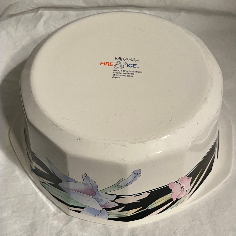 2.25 Qt Round Covered Casserole Charisma Black Mikasa fire and ice w lid  AA004 - Picture 7 of 12